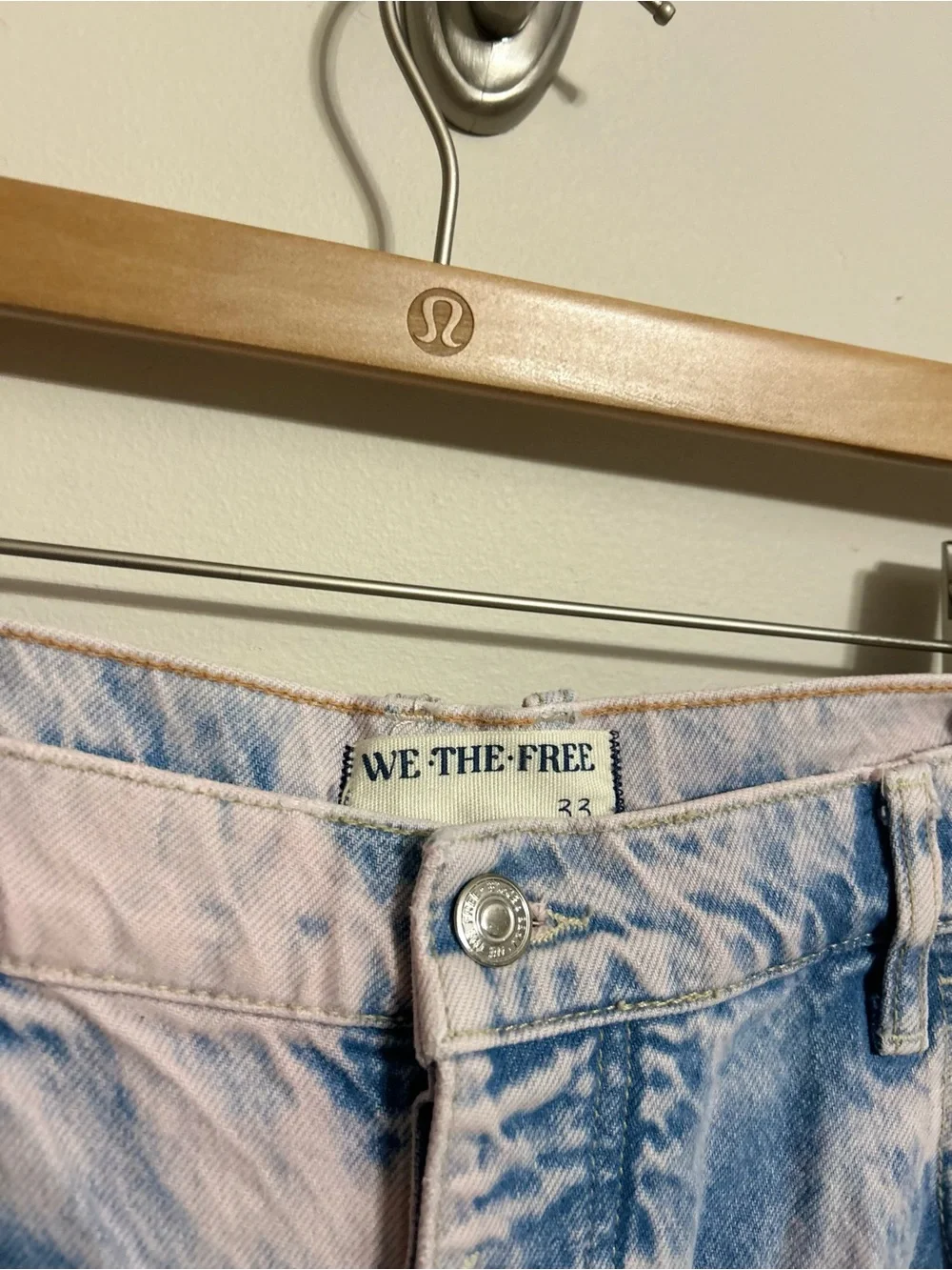 ⭐️Free People Good Luck Barrel Jeans Light Wash Horseshoe Wide Leg ⭐️